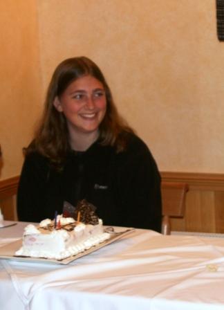 Geburtstagskind mit Torte